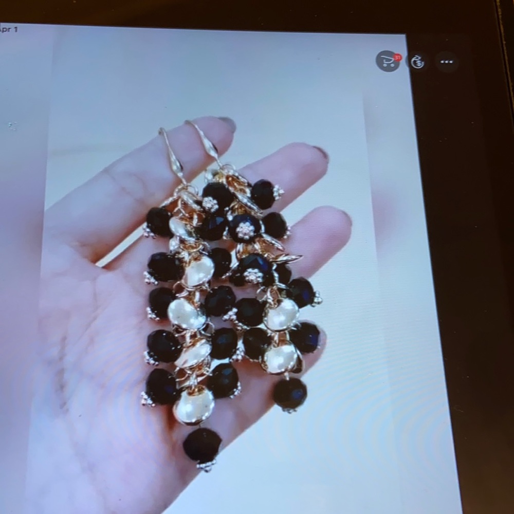 Drop earrings - Picture 4 of 9